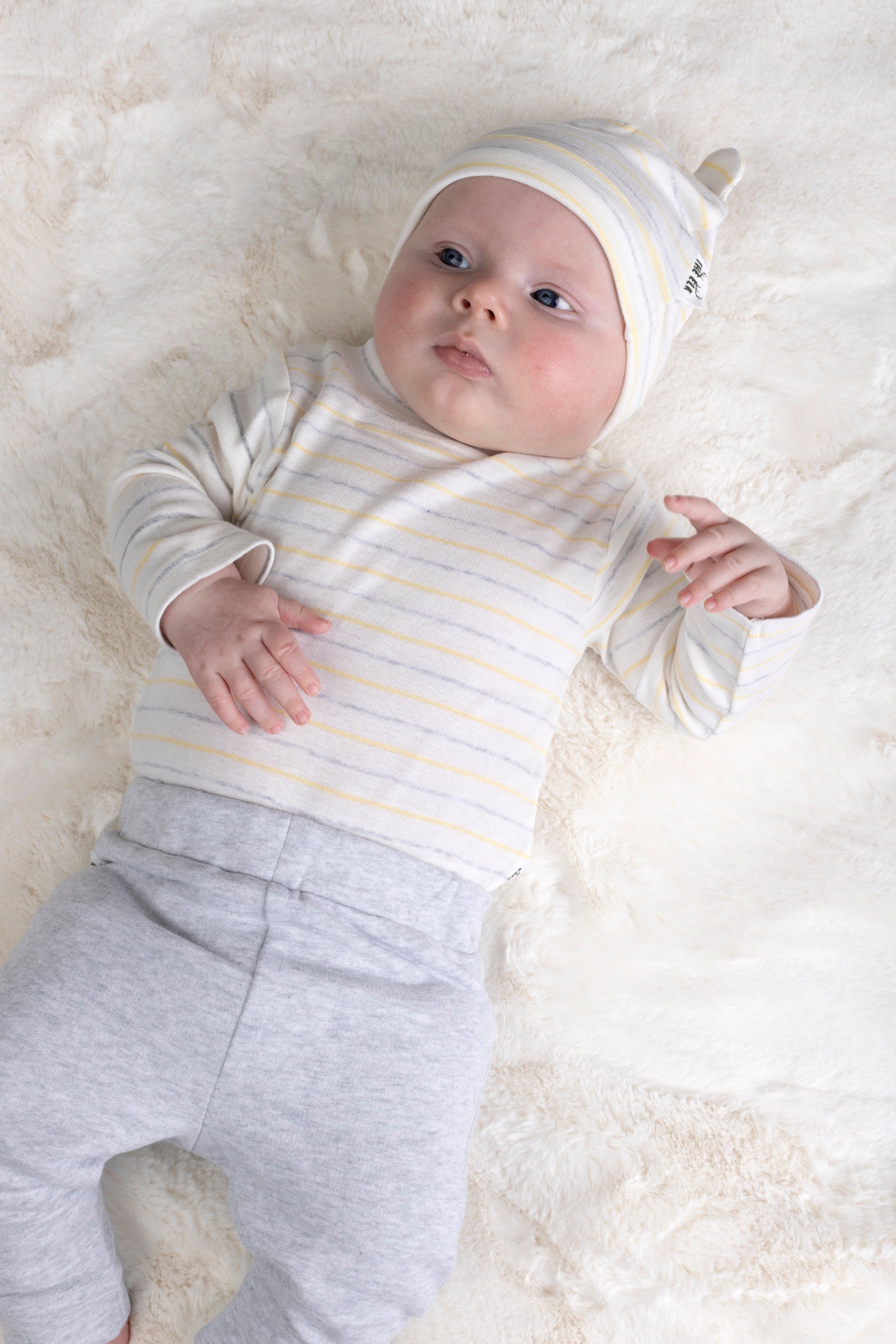 The Ultimate New Baby Clothing Checklist and Shopping Guide